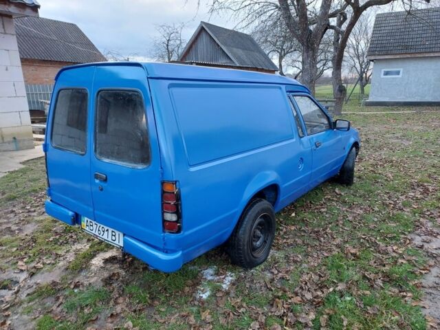 Синий Форд Эскорт, объемом двигателя 1.4 л и пробегом 256 тыс. км за 550 $, фото 1 на Automoto.ua