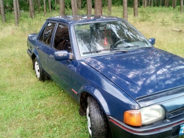Синий Форд Эскорт, объемом двигателя 0 л и пробегом 222 тыс. км за 650 $, фото 5 на Automoto.ua