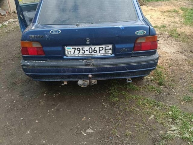 Синий Форд Эскорт, объемом двигателя 1 л и пробегом 1 тыс. км за 500 $, фото 2 на Automoto.ua