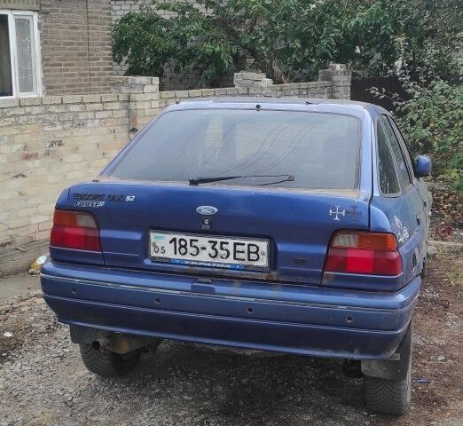 Синій Форд Ескорт, об'ємом двигуна 1.8 л та пробігом 333 тис. км за 408 $, фото 1 на Automoto.ua