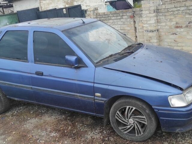 Синій Форд Ескорт, об'ємом двигуна 1.8 л та пробігом 333 тис. км за 408 $, фото 3 на Automoto.ua