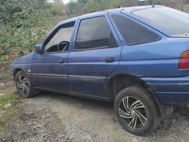 Синій Форд Ескорт, об'ємом двигуна 1.8 л та пробігом 333 тис. км за 408 $, фото 4 на Automoto.ua