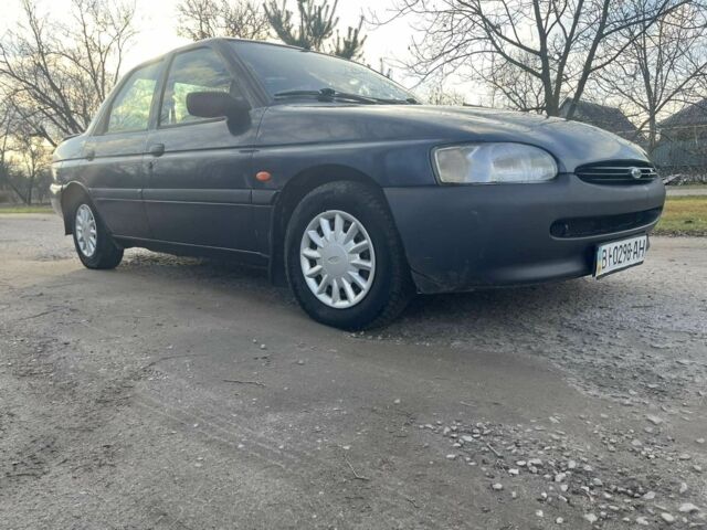 Синий Форд Эскорт, объемом двигателя 1.6 л и пробегом 115 тыс. км за 1300 $, фото 2 на Automoto.ua