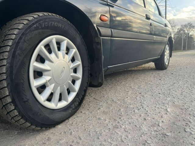 Синий Форд Эскорт, объемом двигателя 1.6 л и пробегом 115 тыс. км за 1300 $, фото 7 на Automoto.ua