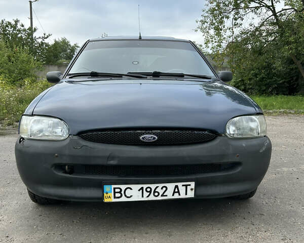 Синий Форд Эскорт, объемом двигателя 1.6 л и пробегом 62 тыс. км за 1500 $, фото 2 на Automoto.ua