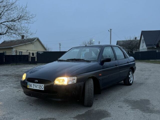Синій Форд Ескорт, об'ємом двигуна 1.3 л та пробігом 250 тис. км за 890 $, фото 1 на Automoto.ua