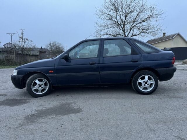 Синій Форд Ескорт, об'ємом двигуна 1.3 л та пробігом 250 тис. км за 890 $, фото 2 на Automoto.ua