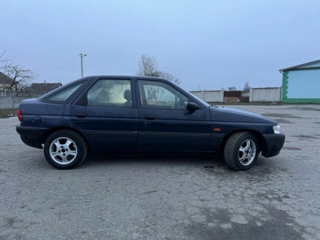 Синій Форд Ескорт, об'ємом двигуна 1.3 л та пробігом 250 тис. км за 890 $, фото 6 на Automoto.ua