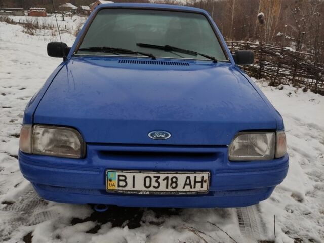 Синий Форд Эскорт, объемом двигателя 1.6 л и пробегом 220 тыс. км за 900 $, фото 2 на Automoto.ua