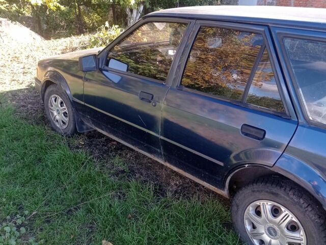 Синій Форд Ескорт, об'ємом двигуна 1.3 л та пробігом 200 тис. км за 800 $, фото 2 на Automoto.ua