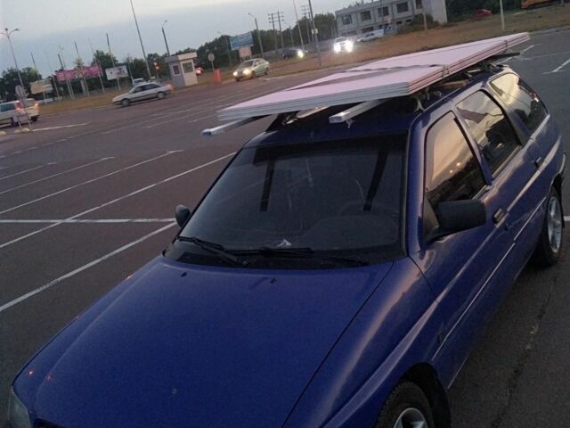 Синий Форд Эскорт, объемом двигателя 1.4 л и пробегом 34 тыс. км за 1600 $, фото 2 на Automoto.ua