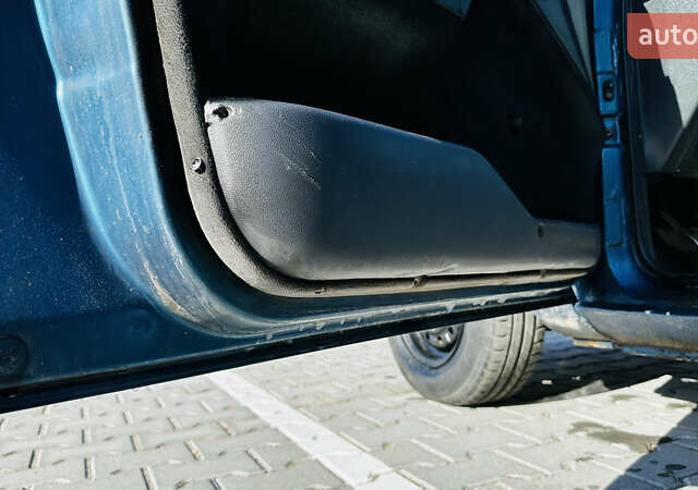 Синий Форд Эскорт, объемом двигателя 1.6 л и пробегом 330 тыс. км за 1099 $, фото 8 на Automoto.ua