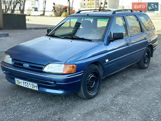Синий Форд Эскорт, объемом двигателя 1.6 л и пробегом 330 тыс. км за 1099 $, фото 5 на Automoto.ua