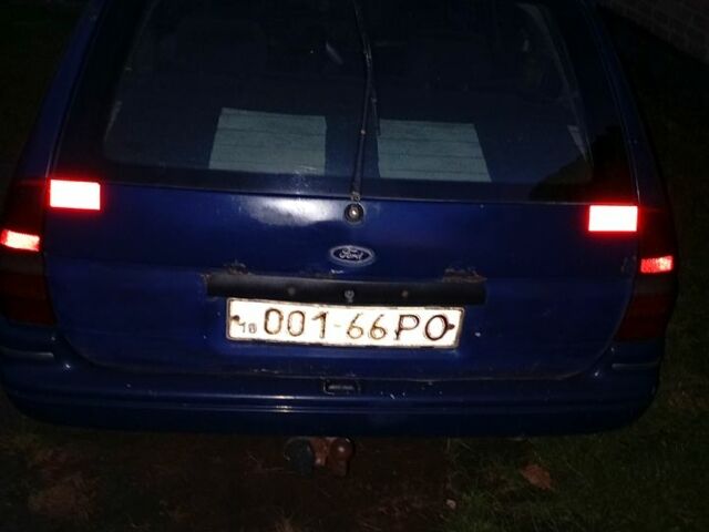 Синий Форд Эскорт, объемом двигателя 1.8 л и пробегом 0 тыс. км за 450 $, фото 4 на Automoto.ua