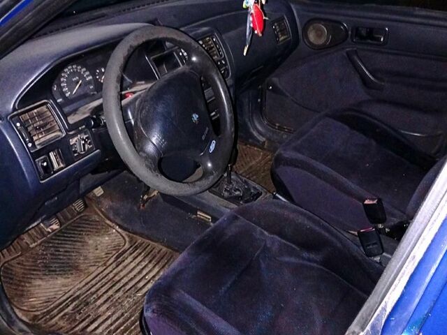 Синий Форд Эскорт, объемом двигателя 1.8 л и пробегом 0 тыс. км за 450 $, фото 5 на Automoto.ua