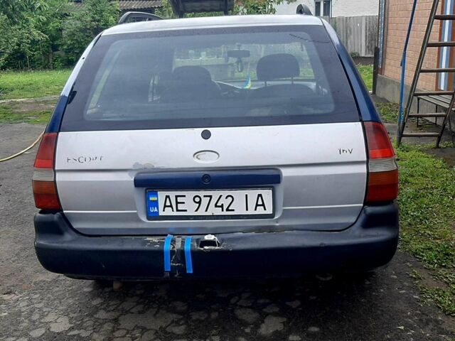 Синій Форд Ескорт, об'ємом двигуна 1.6 л та пробігом 2 тис. км за 969 $, фото 4 на Automoto.ua