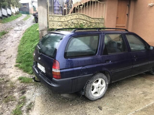 Синий Форд Эскорт, объемом двигателя 1.4 л и пробегом 45 тыс. км за 1700 $, фото 2 на Automoto.ua