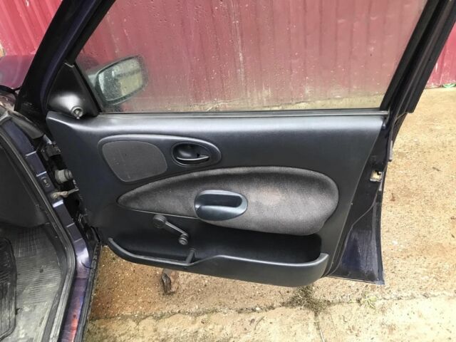 Синий Форд Эскорт, объемом двигателя 1.4 л и пробегом 45 тыс. км за 1700 $, фото 6 на Automoto.ua