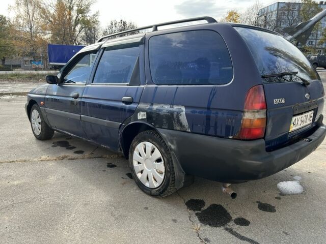 Синий Форд Эскорт, объемом двигателя 1.4 л и пробегом 200 тыс. км за 600 $, фото 8 на Automoto.ua