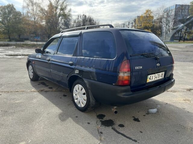 Синий Форд Эскорт, объемом двигателя 1.4 л и пробегом 200 тыс. км за 600 $, фото 3 на Automoto.ua