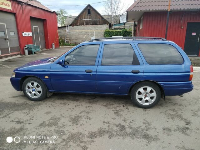 Синій Форд Ескорт, об'ємом двигуна 1.8 л та пробігом 200 тис. км за 1700 $, фото 2 на Automoto.ua