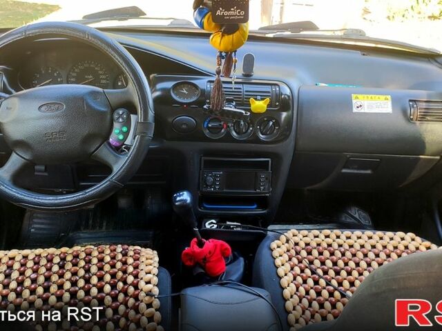 Синий Форд Эскорт, объемом двигателя 1.8 л и пробегом 0 тыс. км за 1500 $, фото 2 на Automoto.ua