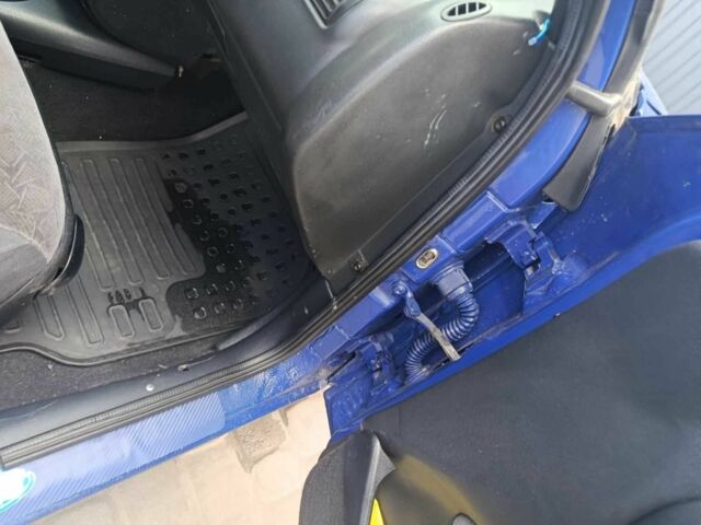 Синий Форд Эскорт, объемом двигателя 1.4 л и пробегом 41 тыс. км за 1600 $, фото 11 на Automoto.ua