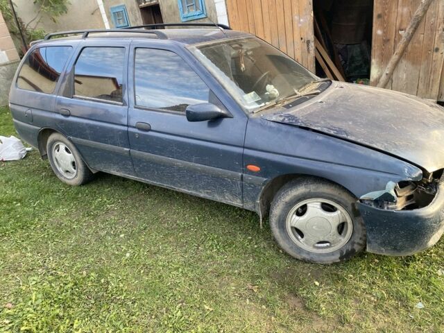 Синий Форд Эскорт, объемом двигателя 1.8 л и пробегом 58 тыс. км за 1000 $, фото 1 на Automoto.ua