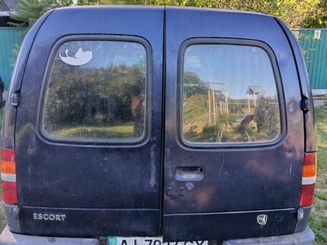 Синий Форд Эскорт, объемом двигателя 1.6 л и пробегом 29 тыс. км за 544 $, фото 3 на Automoto.ua
