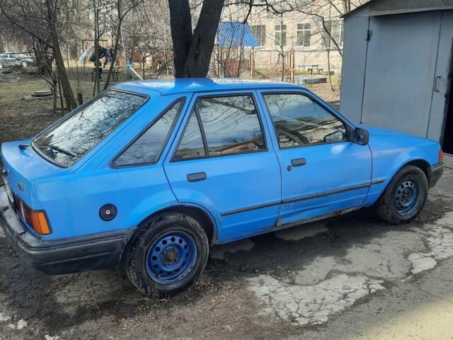 Синий Форд Эскорт, объемом двигателя 1.4 л и пробегом 45 тыс. км за 450 $, фото 2 на Automoto.ua