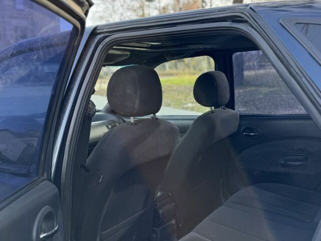 Синий Форд Эскорт, объемом двигателя 1.8 л и пробегом 300 тыс. км за 1000 $, фото 7 на Automoto.ua