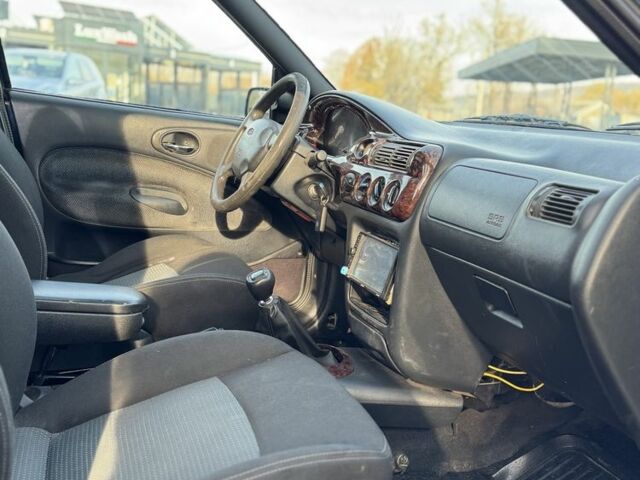 Синий Форд Эскорт, объемом двигателя 1.8 л и пробегом 300 тыс. км за 1000 $, фото 4 на Automoto.ua