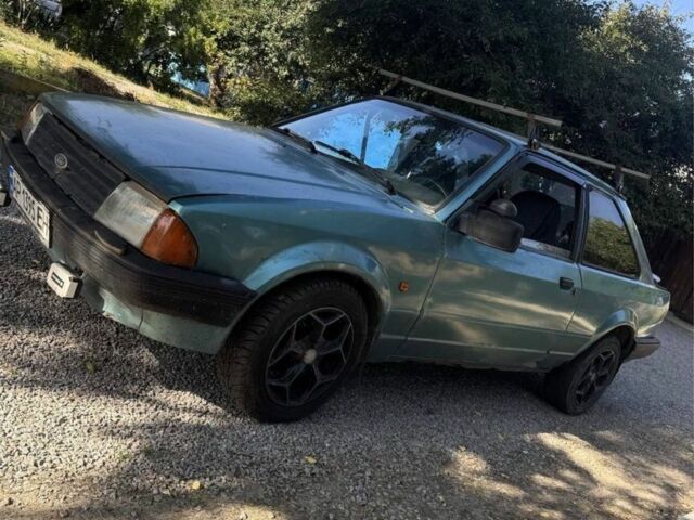 Зеленый Форд Эскорт, объемом двигателя 1.6 л и пробегом 100 тыс. км за 594 $, фото 2 на Automoto.ua