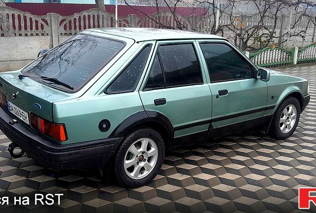 Зеленый Форд Эскорт, объемом двигателя 1.4 л и пробегом 200 тыс. км за 850 $, фото 1 на Automoto.ua