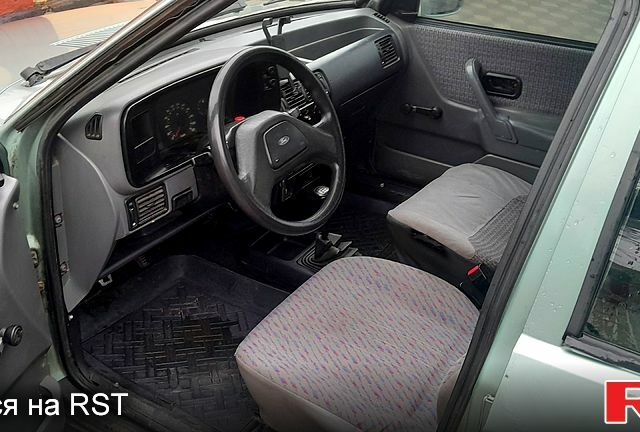 Зеленый Форд Эскорт, объемом двигателя 1.4 л и пробегом 200 тыс. км за 850 $, фото 4 на Automoto.ua