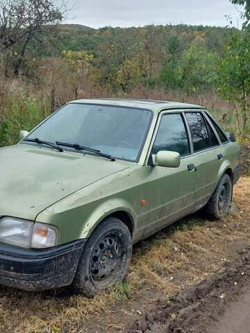 Зеленый Форд Эскорт, объемом двигателя 1.3 л и пробегом 200 тыс. км за 500 $, фото 1 на Automoto.ua