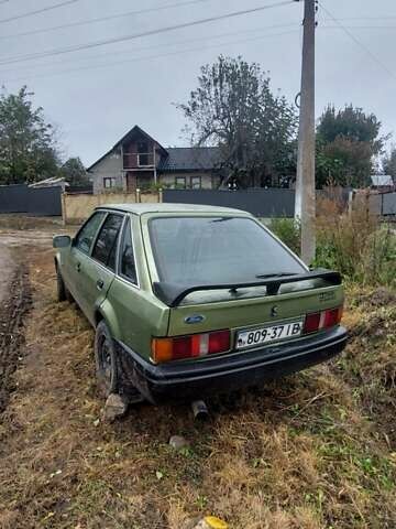 Зеленый Форд Эскорт, объемом двигателя 1.3 л и пробегом 200 тыс. км за 500 $, фото 3 на Automoto.ua