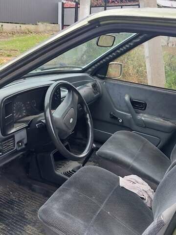 Зеленый Форд Эскорт, объемом двигателя 1.3 л и пробегом 200 тыс. км за 500 $, фото 4 на Automoto.ua