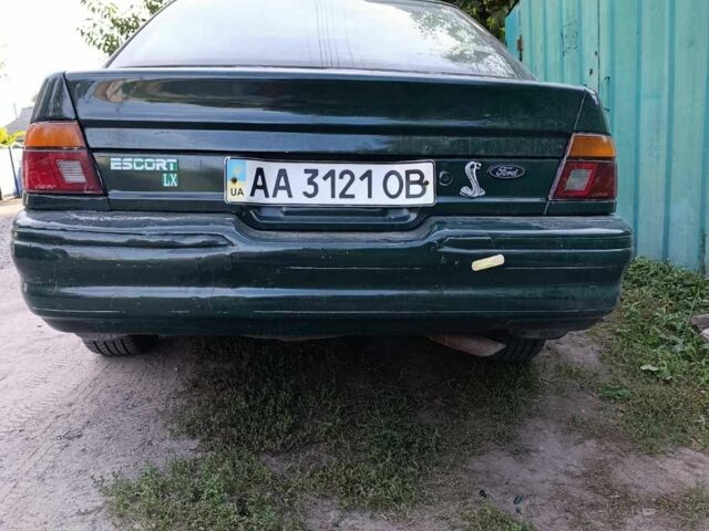Зеленый Форд Эскорт, объемом двигателя 2 л и пробегом 150 тыс. км за 895 $, фото 5 на Automoto.ua