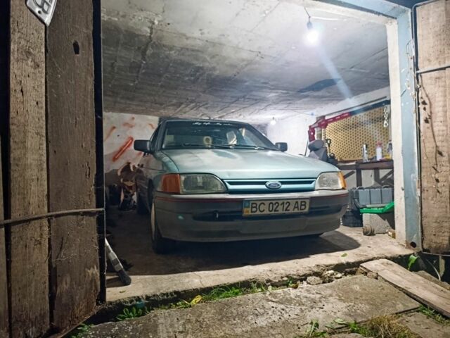 Зелений Форд Ескорт, об'ємом двигуна 0 л та пробігом 2 тис. км за 947 $, фото 2 на Automoto.ua