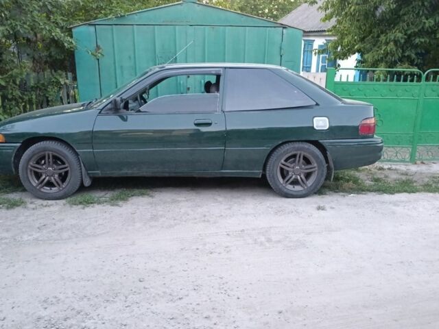 Зеленый Форд Эскорт, объемом двигателя 2 л и пробегом 150 тыс. км за 895 $, фото 4 на Automoto.ua