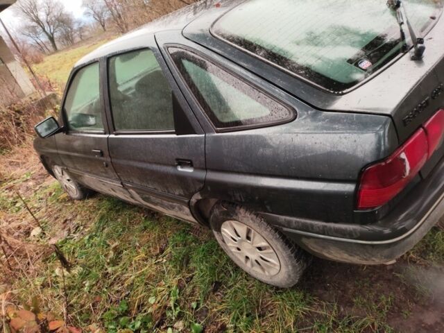 Зеленый Форд Эскорт, объемом двигателя 0 л и пробегом 999 тыс. км за 378 $, фото 2 на Automoto.ua