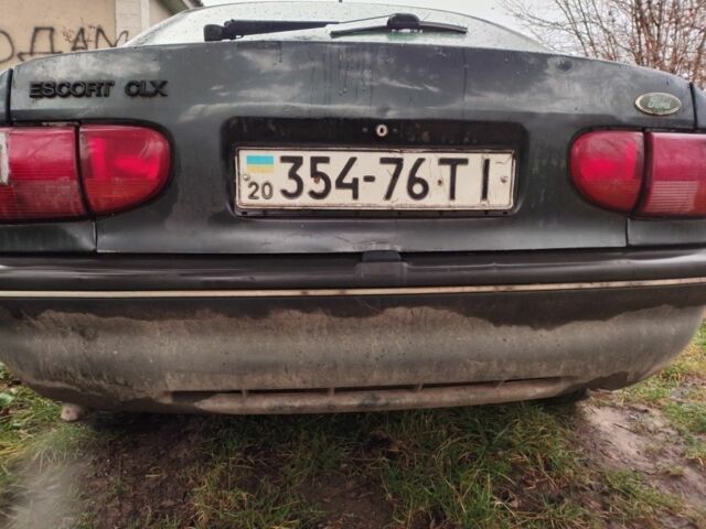 Зеленый Форд Эскорт, объемом двигателя 0 л и пробегом 999 тыс. км за 378 $, фото 7 на Automoto.ua