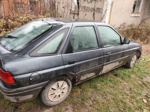 Зеленый Форд Эскорт, объемом двигателя 0 л и пробегом 999 тыс. км за 378 $, фото 4 на Automoto.ua