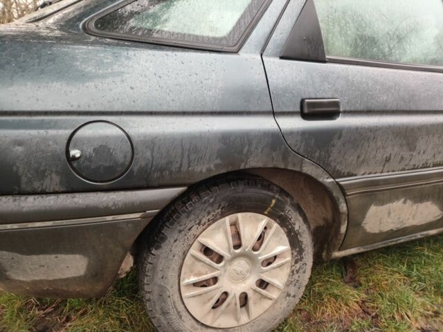 Зеленый Форд Эскорт, объемом двигателя 0 л и пробегом 999 тыс. км за 378 $, фото 11 на Automoto.ua