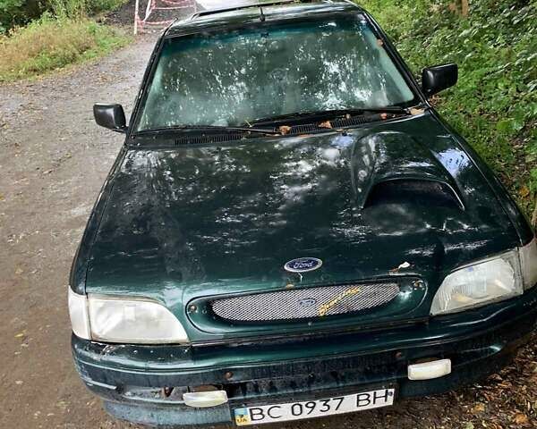 Зеленый Форд Эскорт, объемом двигателя 1.8 л и пробегом 420 тыс. км за 600 $, фото 1 на Automoto.ua