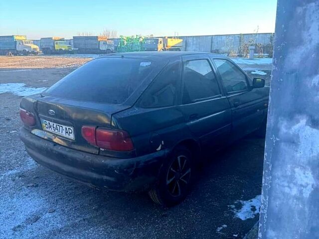 Зеленый Форд Эскорт, объемом двигателя 1.3 л и пробегом 256 тыс. км за 673 $, фото 2 на Automoto.ua