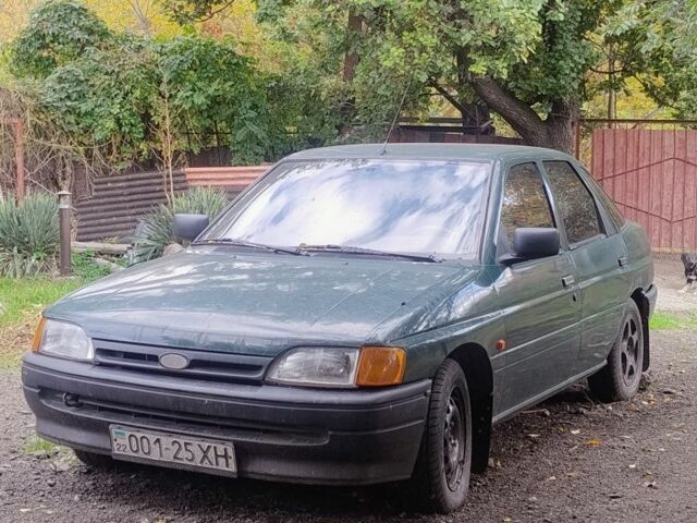 Зеленый Форд Эскорт, объемом двигателя 1.5 л и пробегом 18 тыс. км за 720 $, фото 4 на Automoto.ua