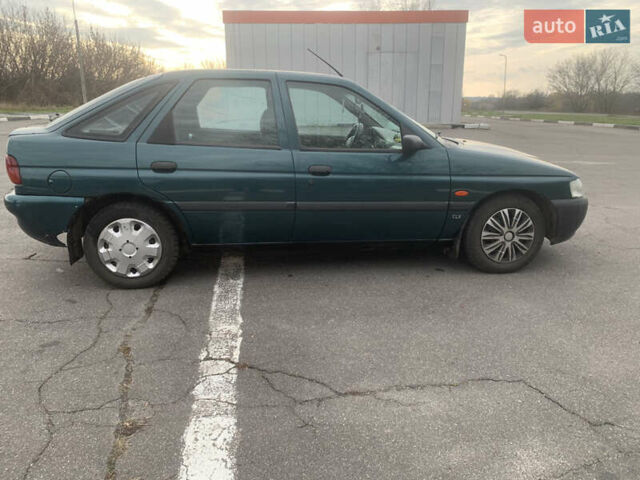 Зеленый Форд Эскорт, объемом двигателя 1.8 л и пробегом 216 тыс. км за 1700 $, фото 3 на Automoto.ua