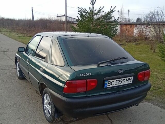 Зелений Форд Ескорт, об'ємом двигуна 1.3 л та пробігом 290 тис. км за 1650 $, фото 4 на Automoto.ua